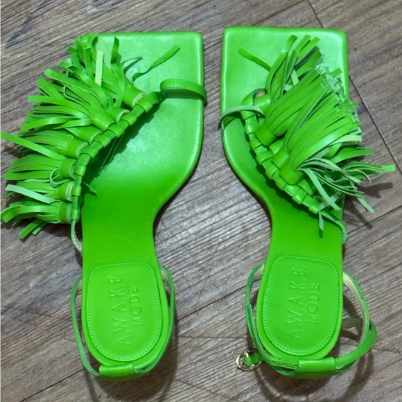 A.W.A.K.E Mode Delta Tassel - Picture 4 of 6